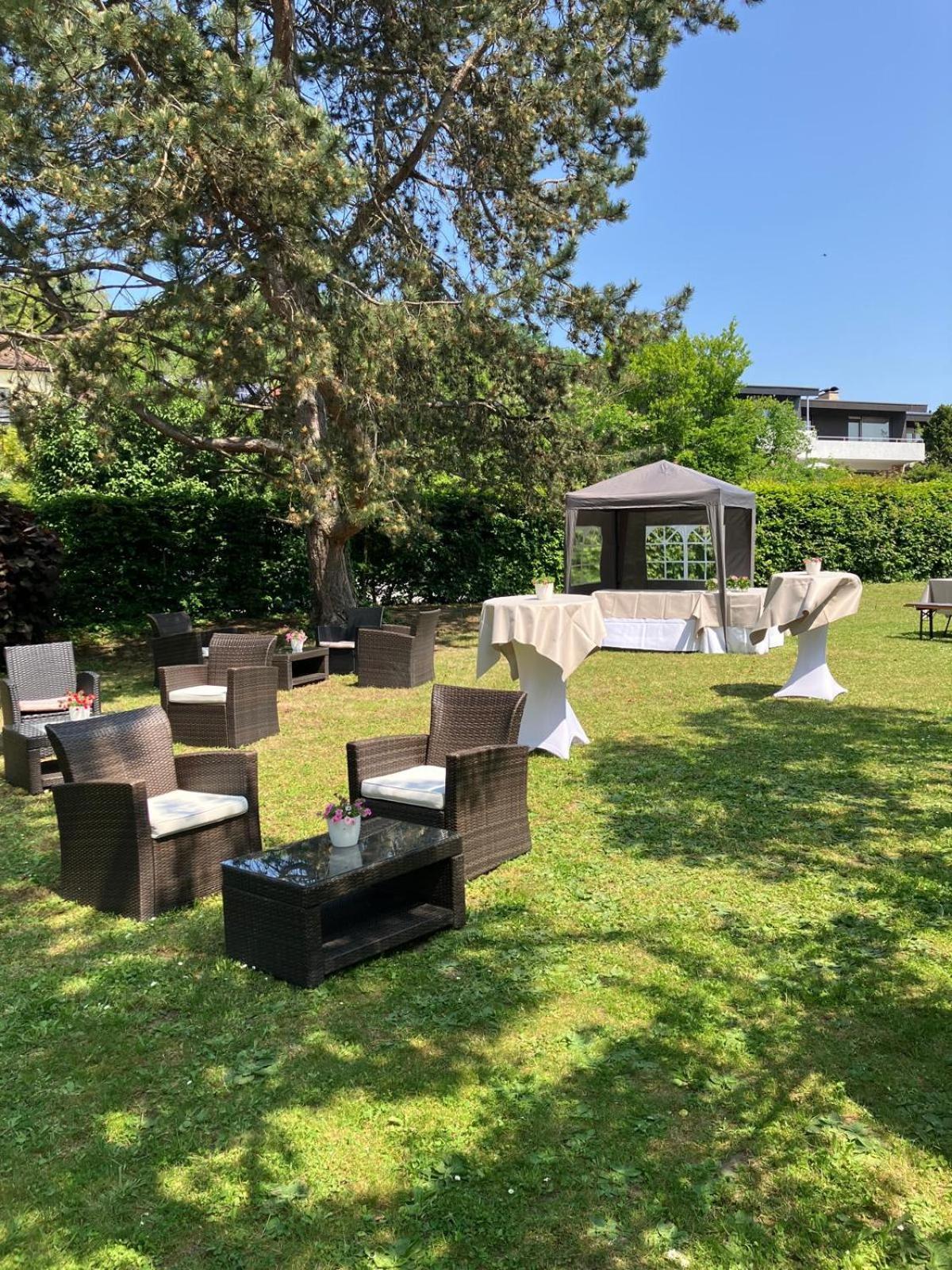 Hotel Am Schlossberg Herrenberg Bagian luar foto